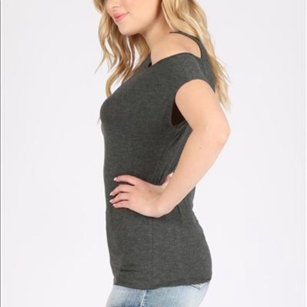 đź’ĄCharcoal Cold Shoulder Top - Picture 2 of 3